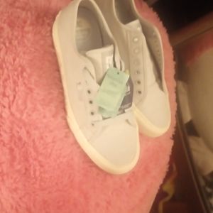 DC's vegan friendly shoes size 6 for men and for women 7 and 1/2